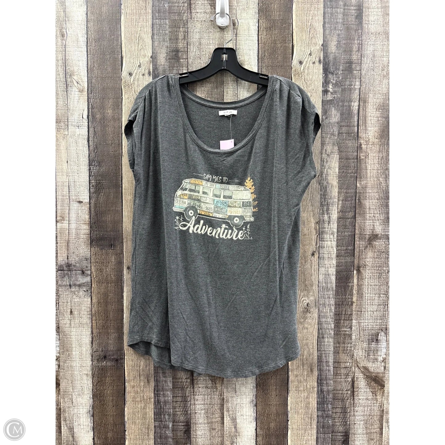 Top Short Sleeve By Maurices In Grey, Size: M