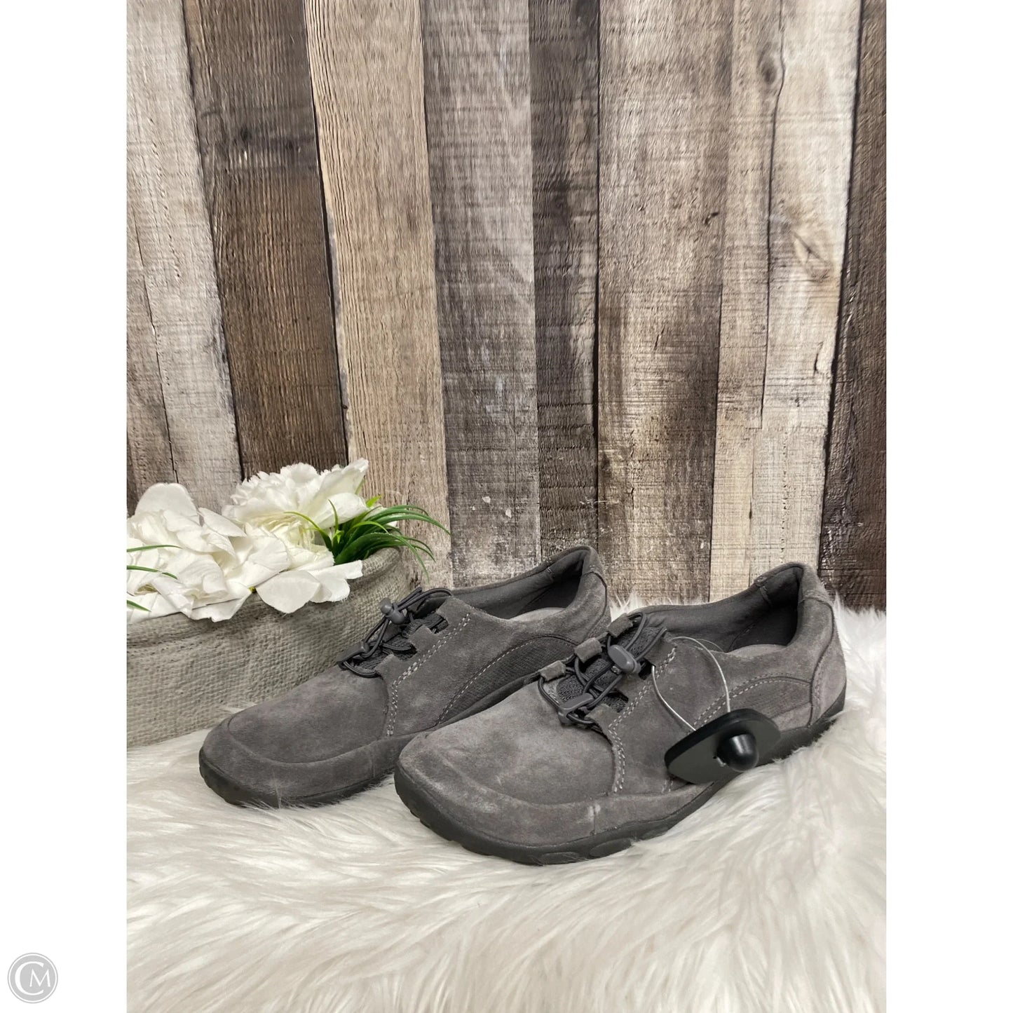 Shoes Flats By Clarks In Grey, Size: 8.5