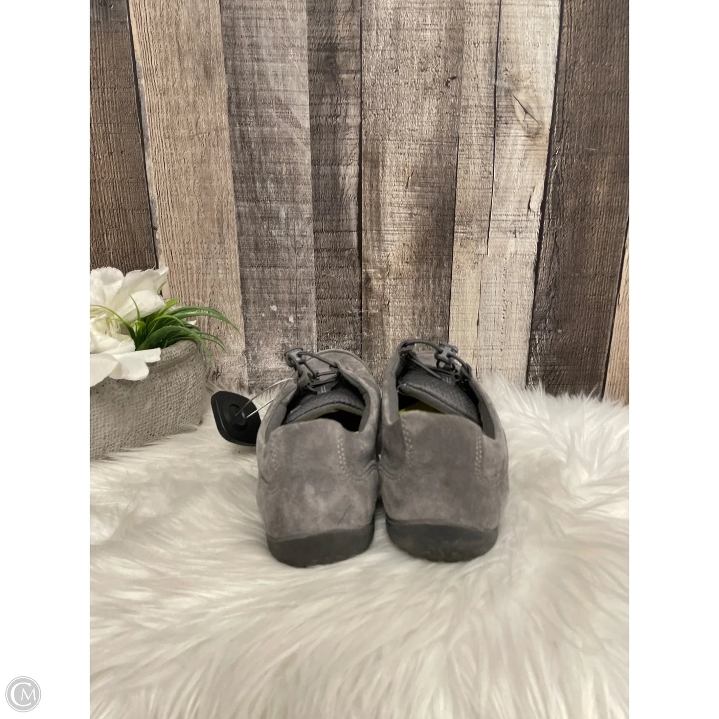 Shoes Flats By Clarks In Grey, Size: 8.5