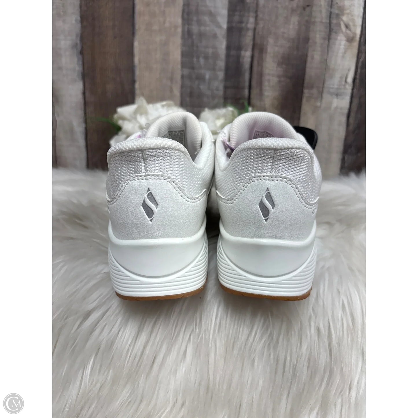 Shoes Athletic By Skechers In White, Size: 6.5