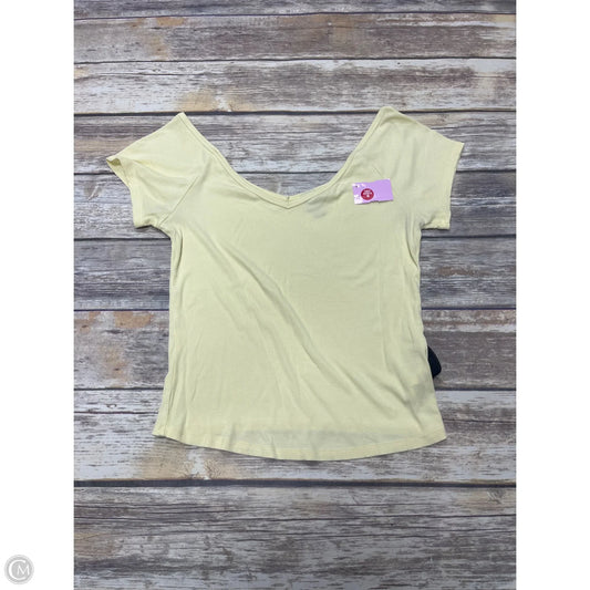 Top Short Sleeve By Wild Fable In Yellow, Size: M