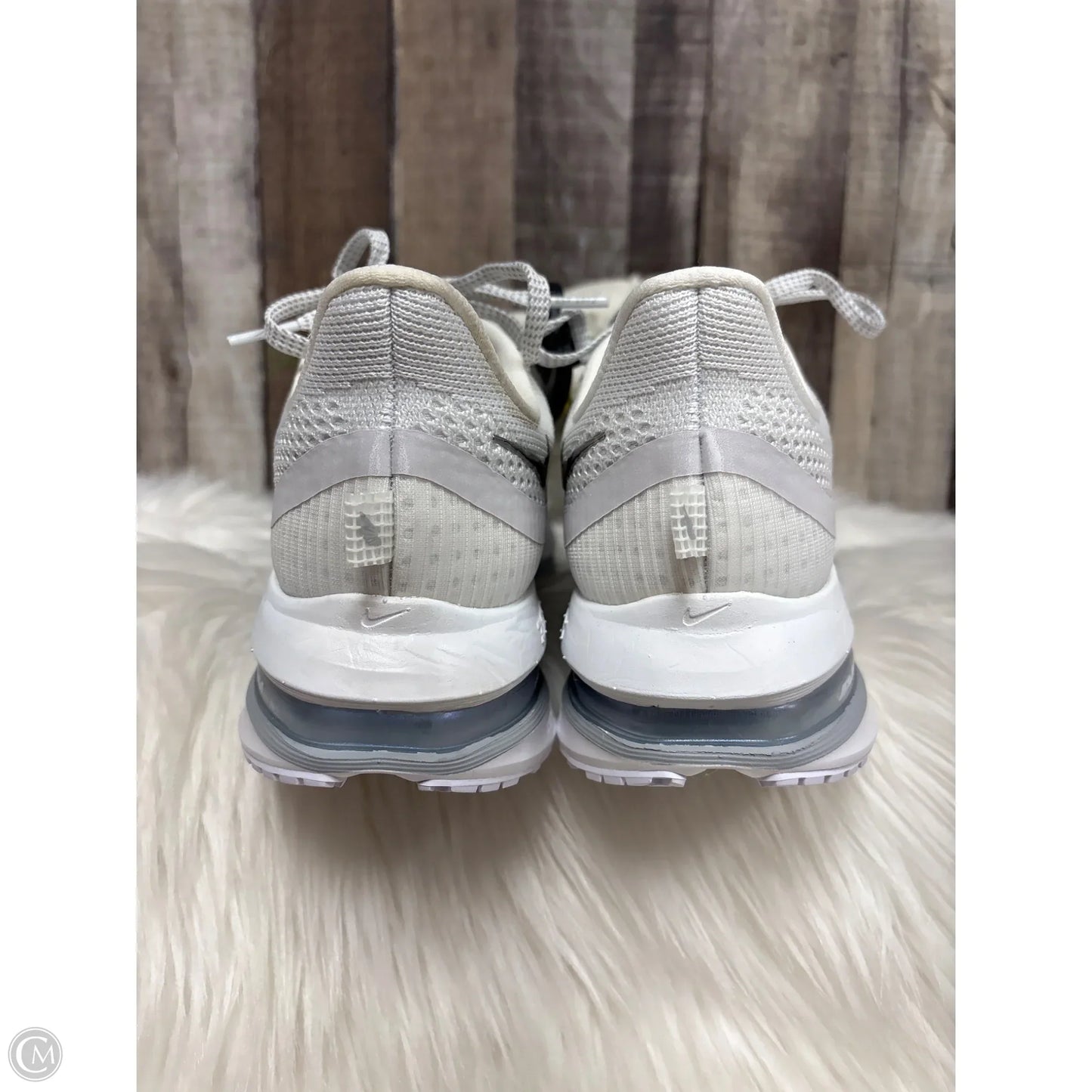 Shoes Athletic By Nike In Silver & White, Size: 9