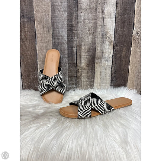 Sandals Flats By Old Navy In Multi-colored, Size: 9
