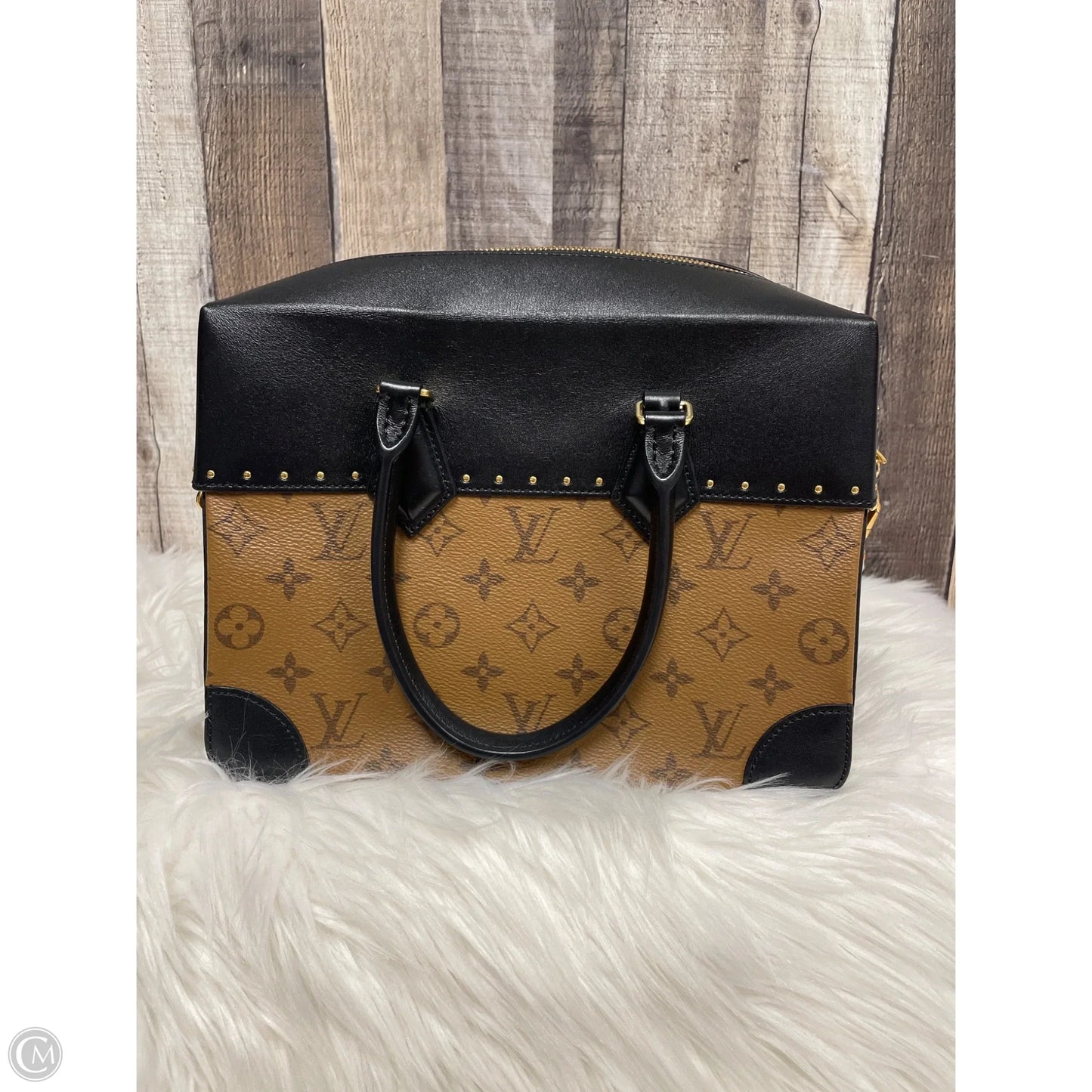 Handbag Luxury Designer By Louis Vuitton, Size: Medium