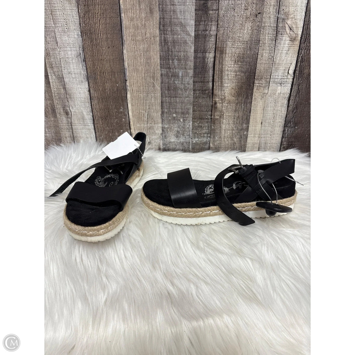 Sandals Flats By Very G In Black, Size: 6