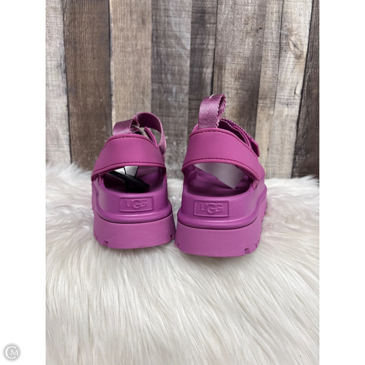 Shoes Designer By Ugg In Pink, Size: 9