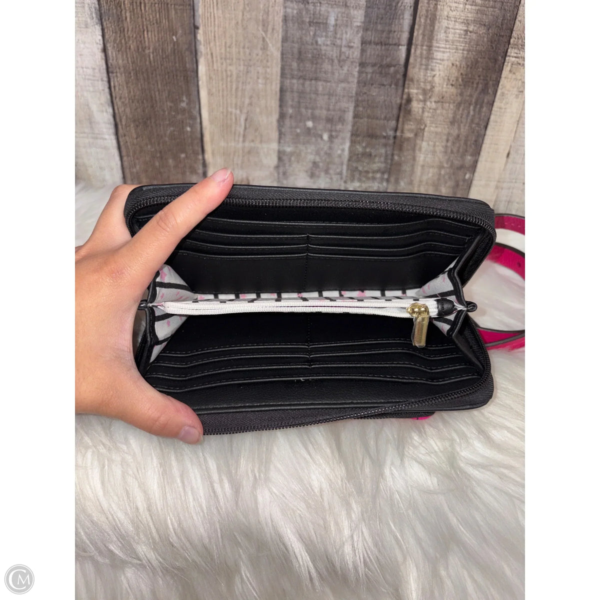 Wallet By Betsey Johnson, Size: Small