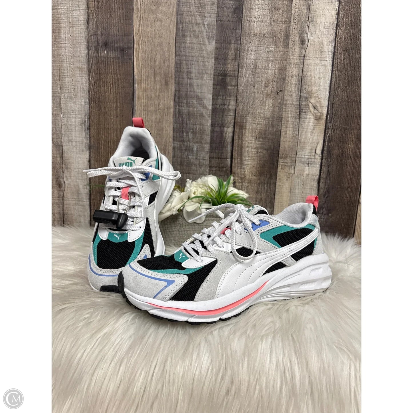 Shoes Athletic By Puma In White, Size: 8