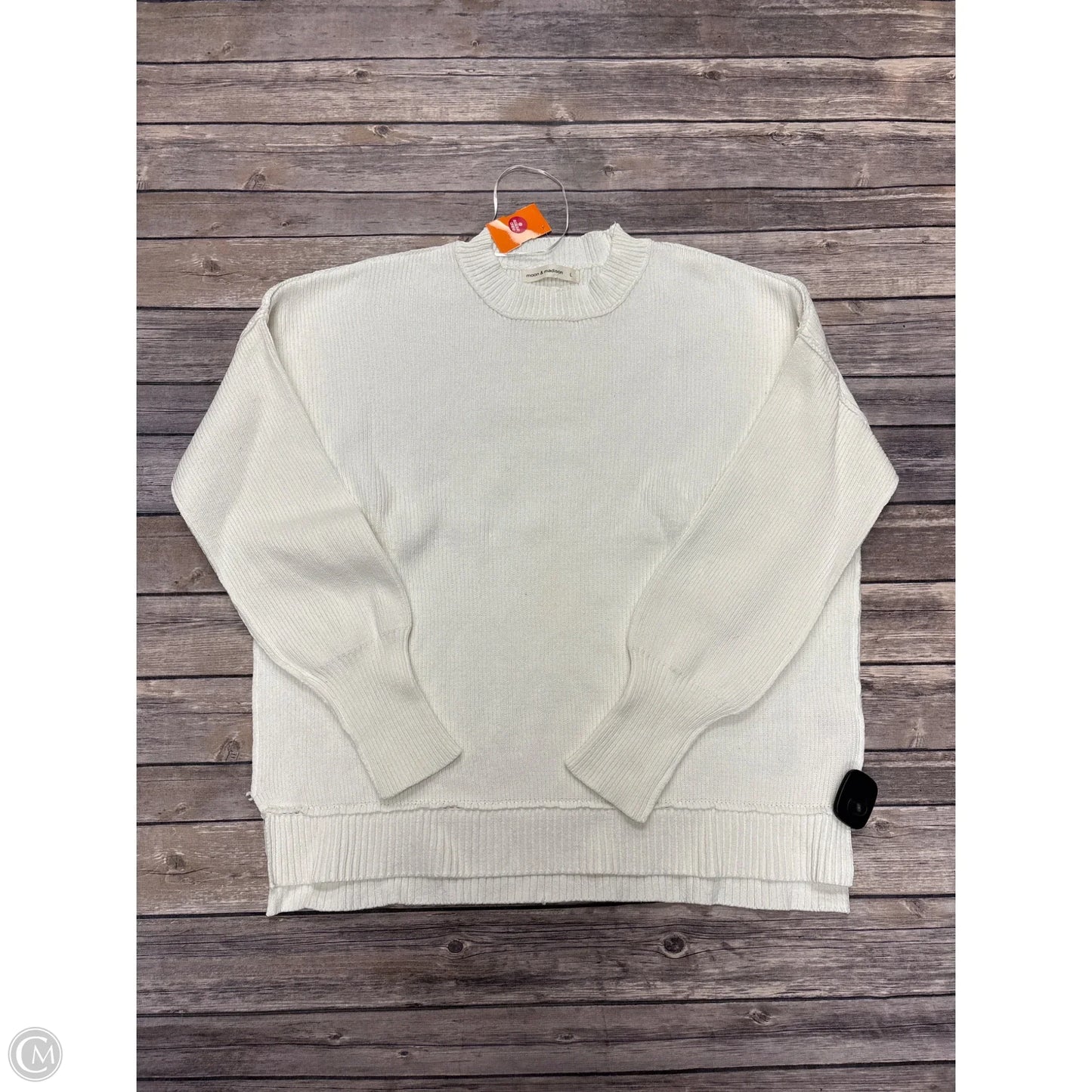 Sweater By Moon And Madison In White, Size: L