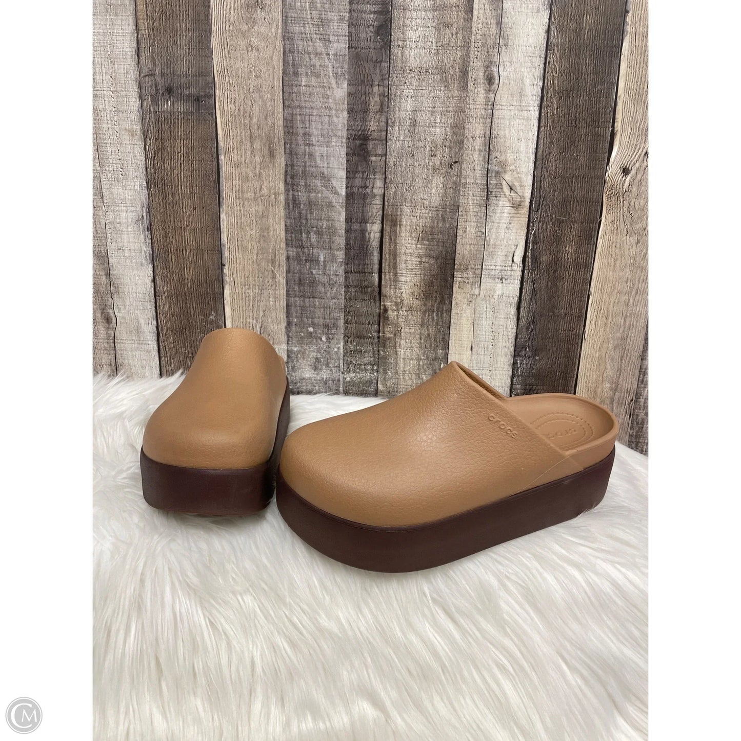 Shoes Heels Platform By Crocs In Brown, Size: 9