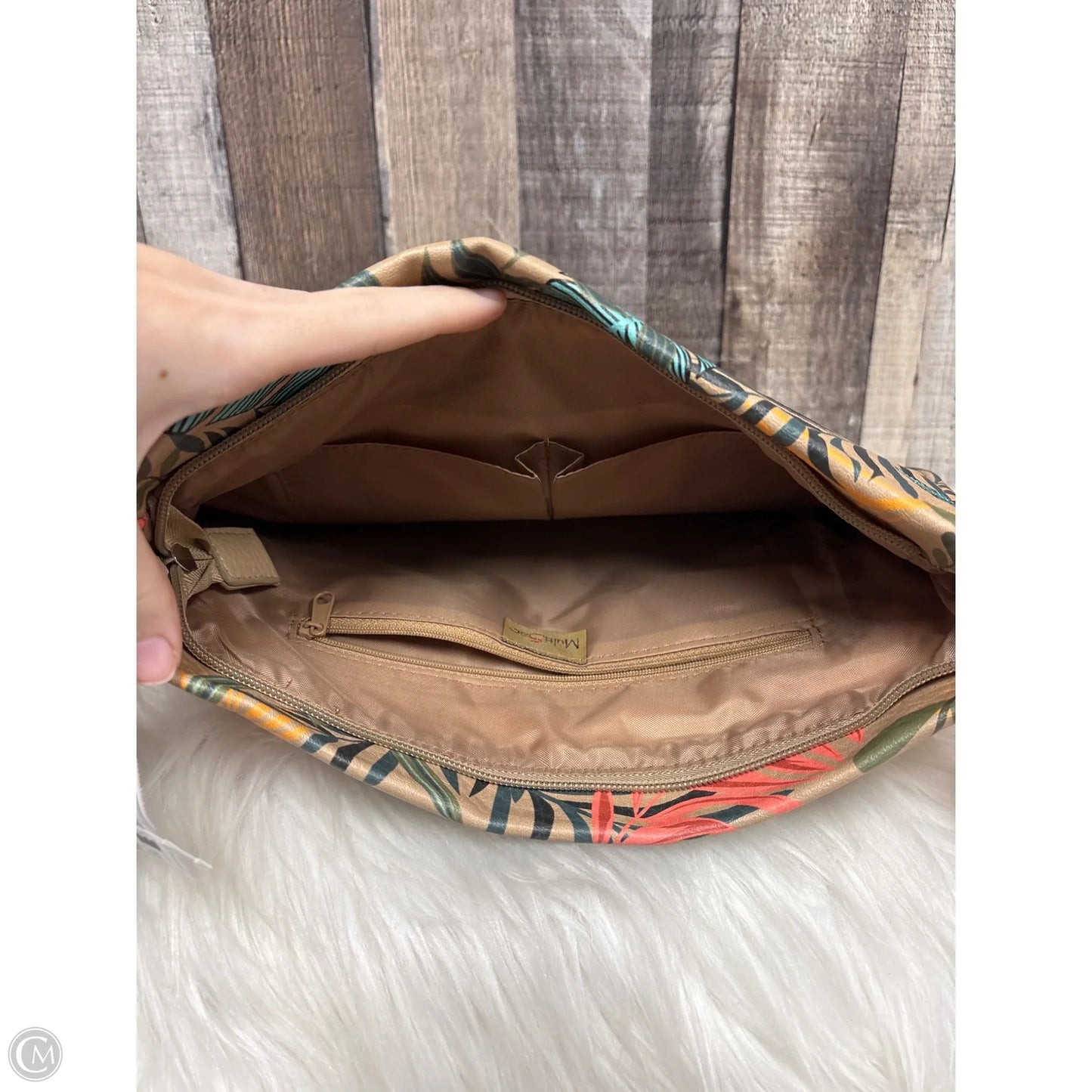Crossbody By Cmc, Size: Medium