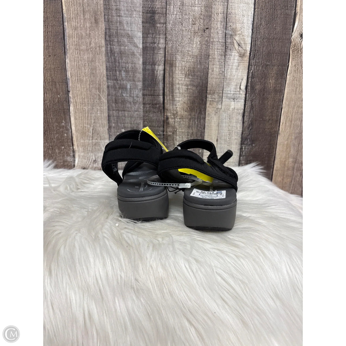 Sandals Flats By Clarks In Black, Size: 7