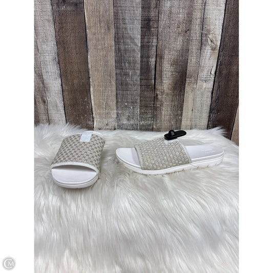 Sandals Flats By Fitflop In White, Size: 6