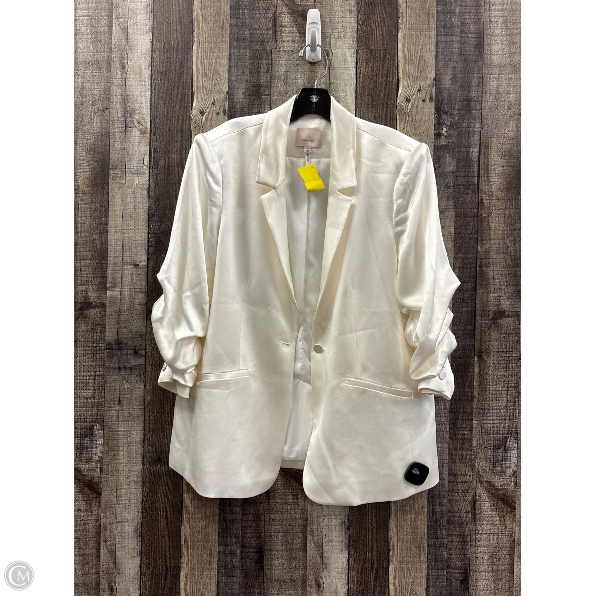 Blazer By Clothes Mentor In White, Size: L