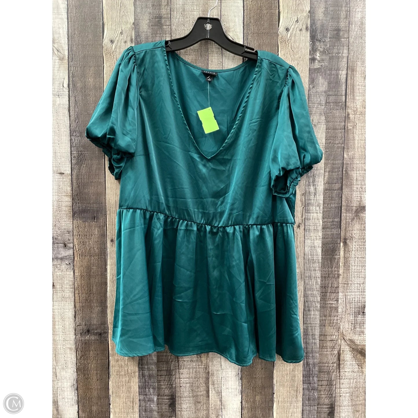 Top Short Sleeve By Torrid In Green, Size: 1x