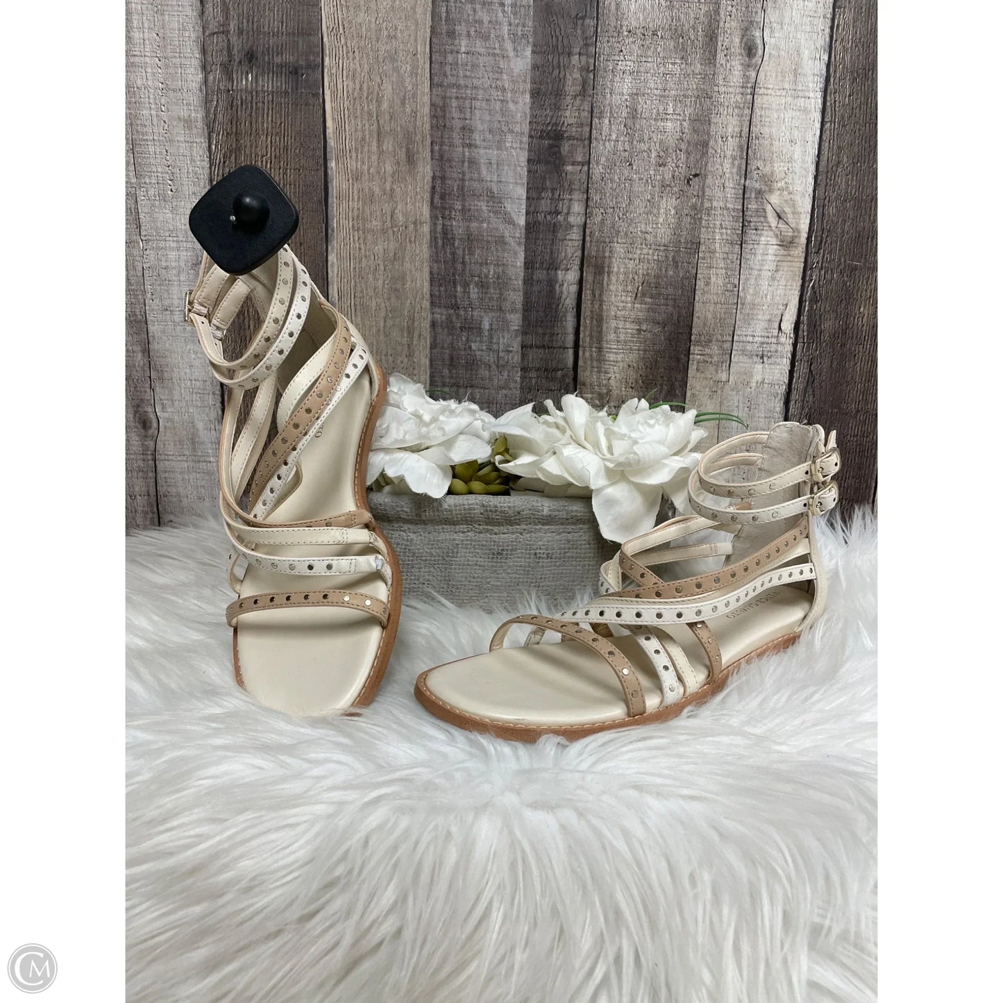 Sandals Flats By Vince Camuto In Multi-colored, Size: 8