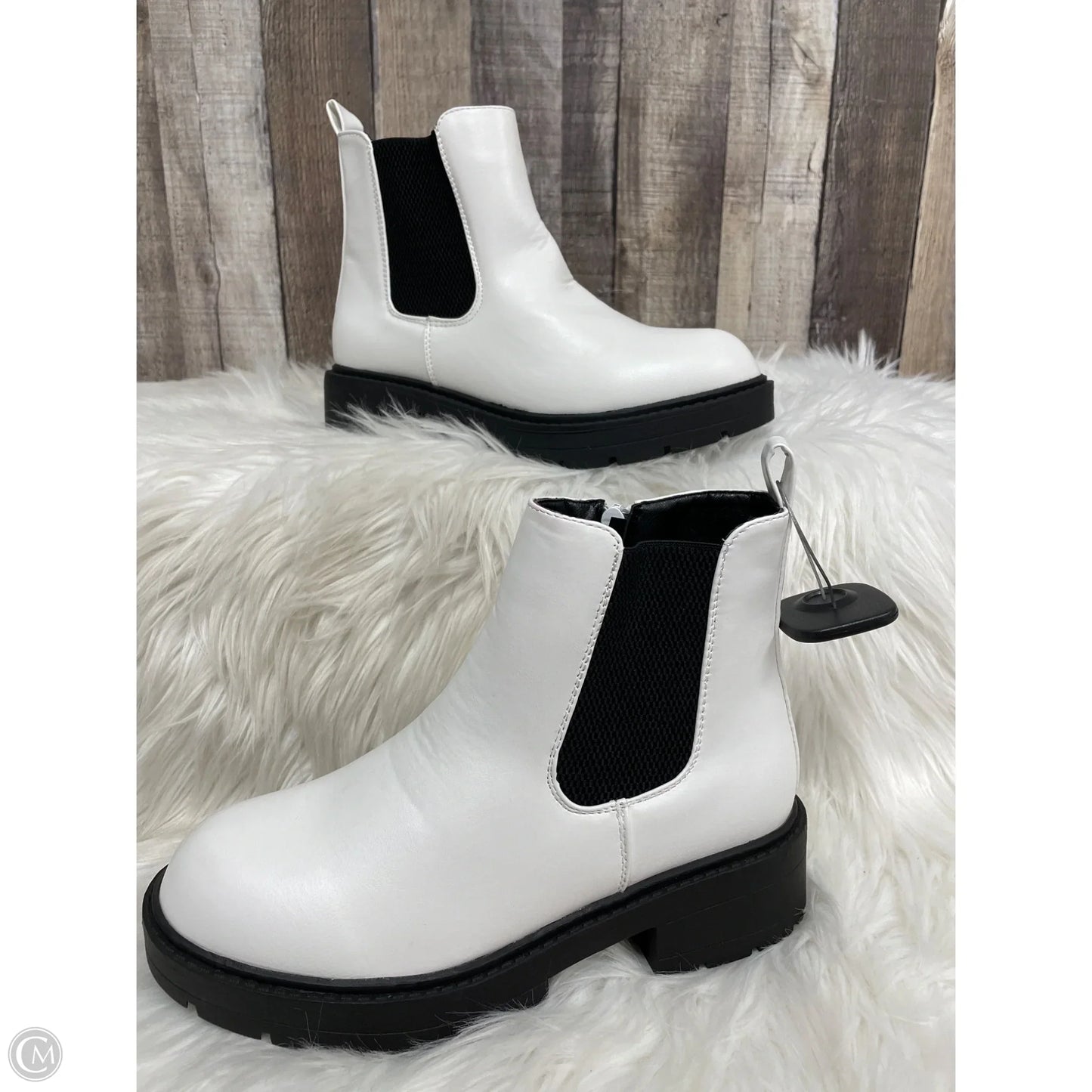 Boots Ankle Flats By Top Moda In White, Size: 7