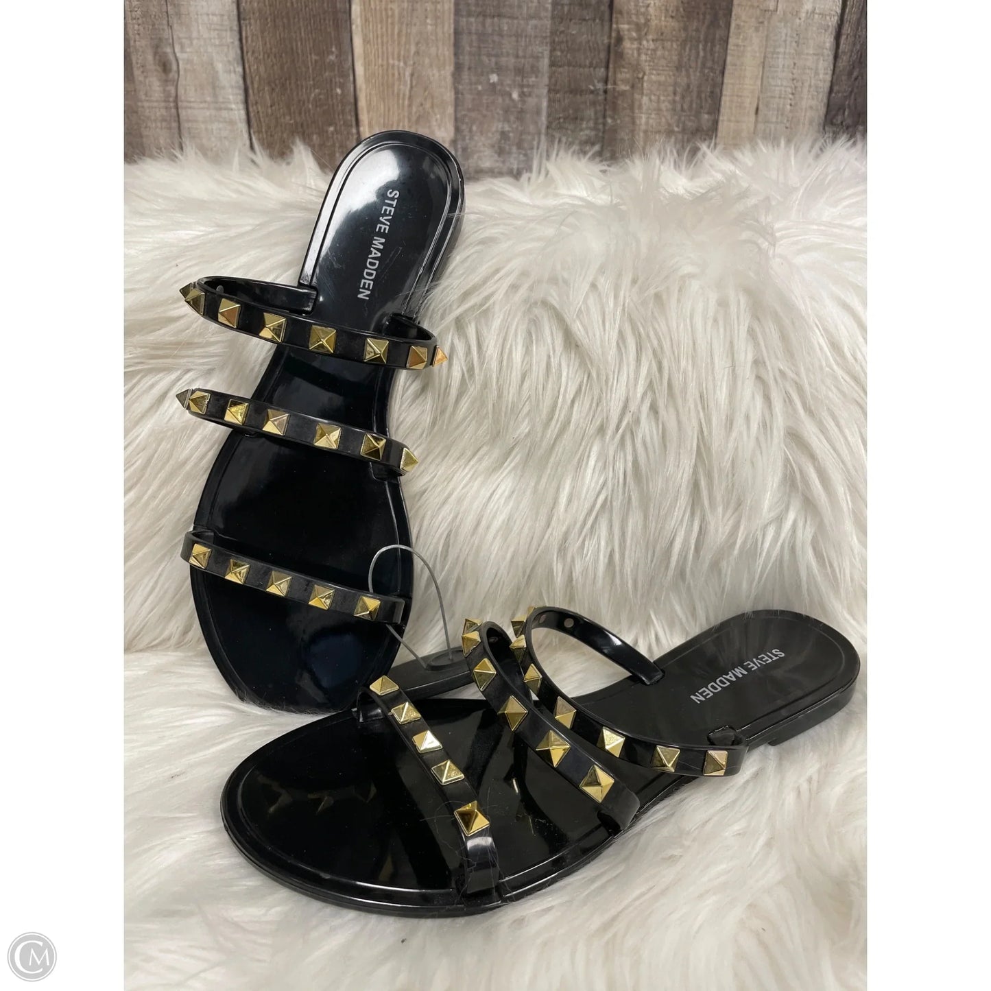 Sandals Flats By Steve Madden In Black & Gold, Size: 7