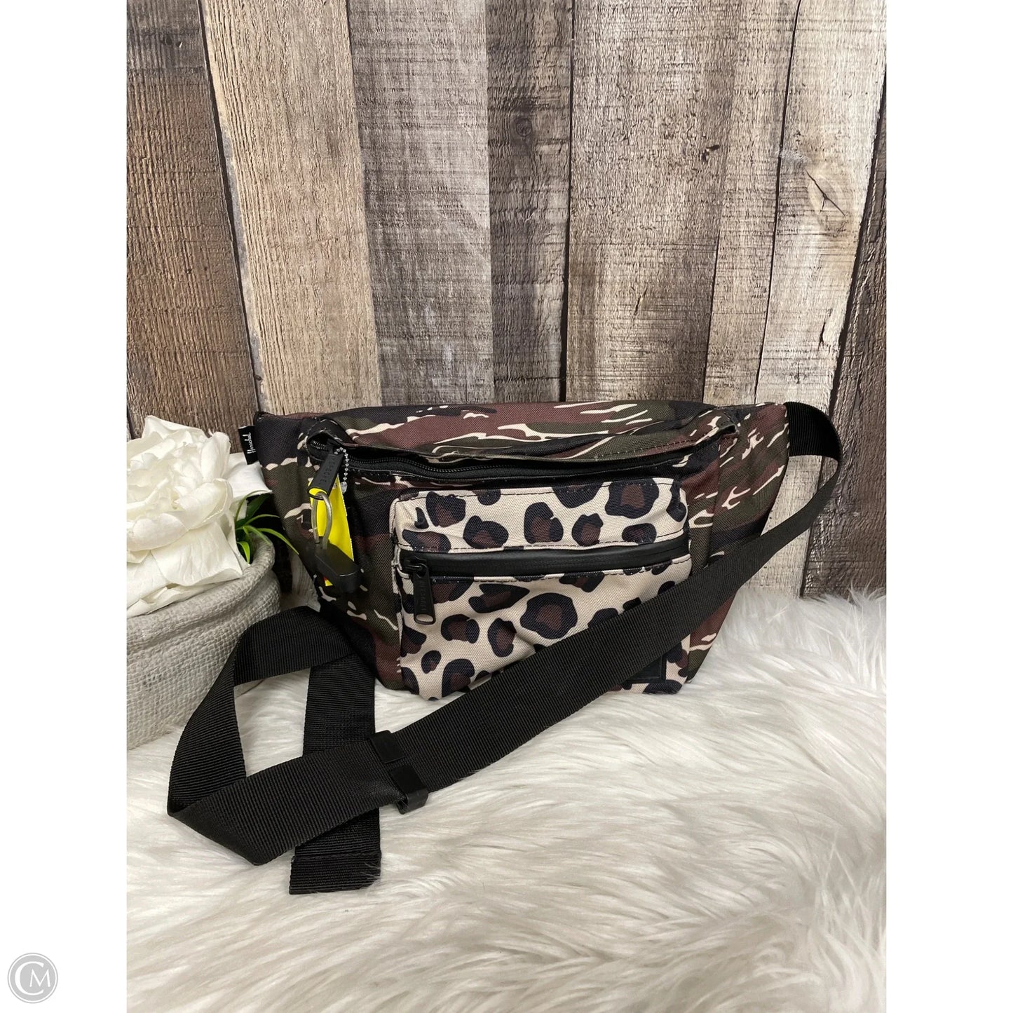 Belt Bag By Herschel, Size: Large