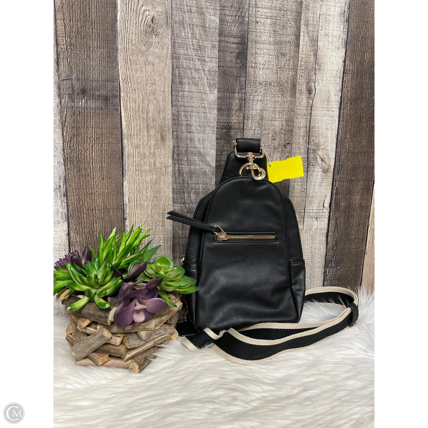 Crossbody By Urban Expressions, Size: Small
