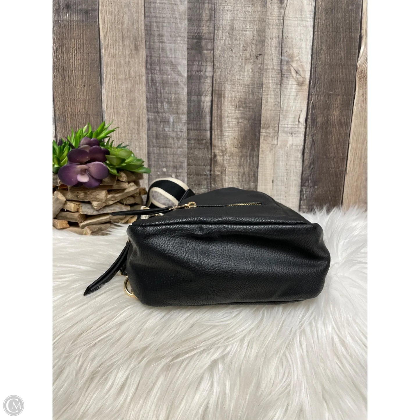 Crossbody By Urban Expressions, Size: Small