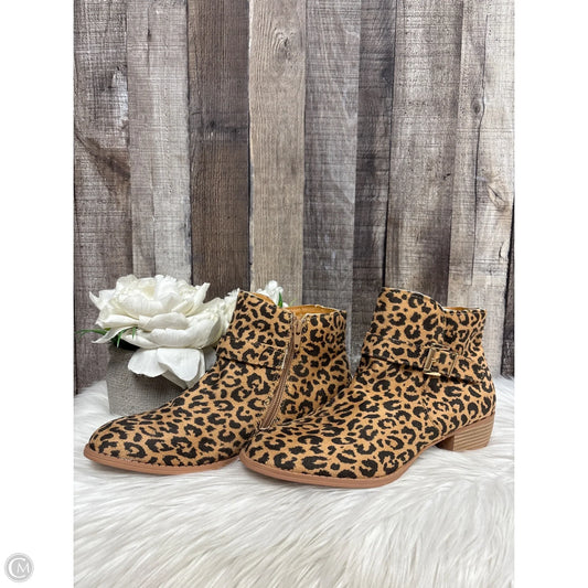 Boots Ankle Flats By Cmf In Animal Print, Size: 6