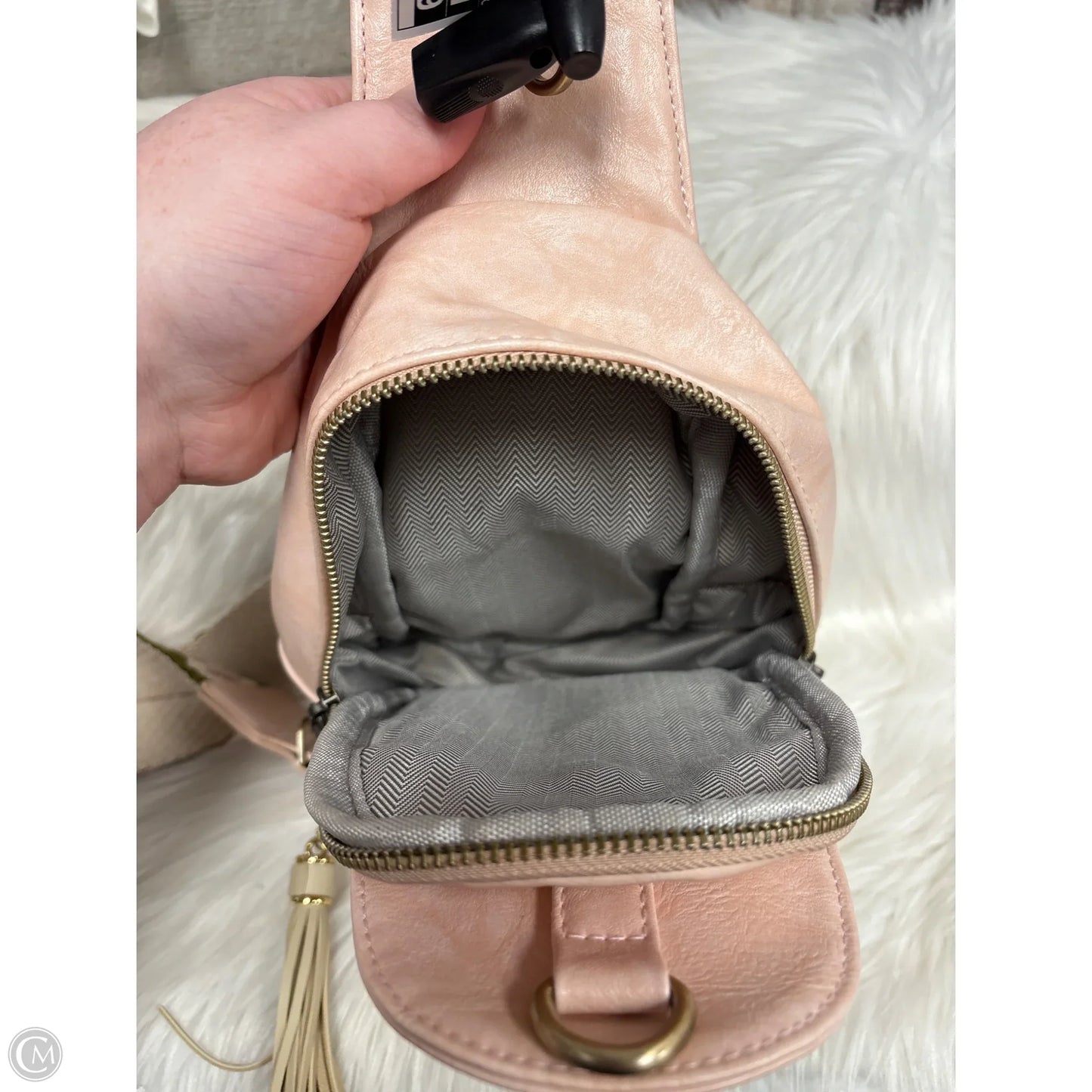 Crossbody By Cme, Size: Medium