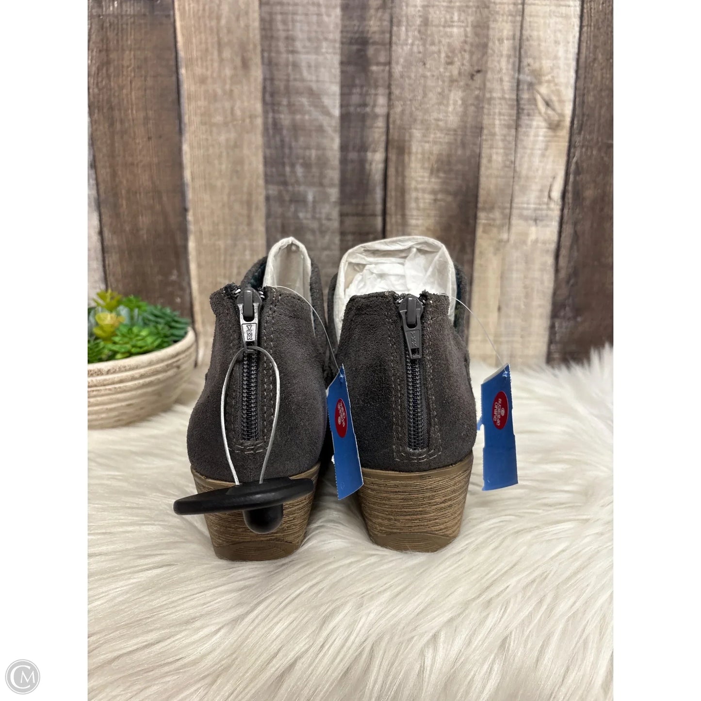 Boots Ankle Heels By Earth Origins In Grey, Size: 8.5