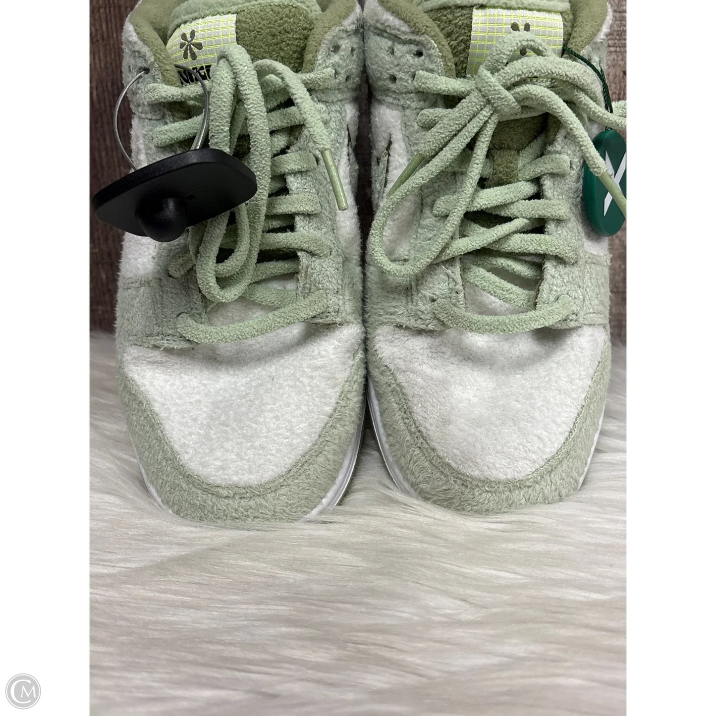 Shoes Athletic By Nike In Green & White, Size: 9