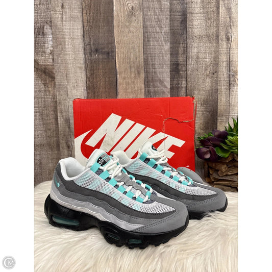 Shoes Athletic By Nike In Grey, Size: 5.5