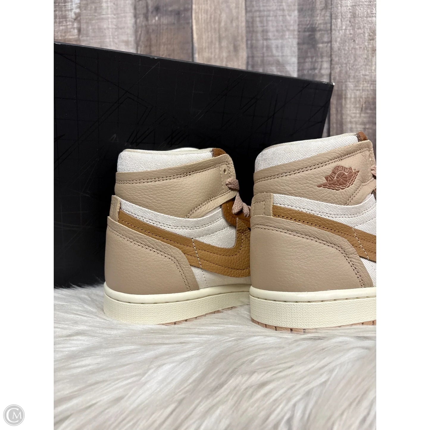 Shoes Athletic By Nike In Tan, Size: 6