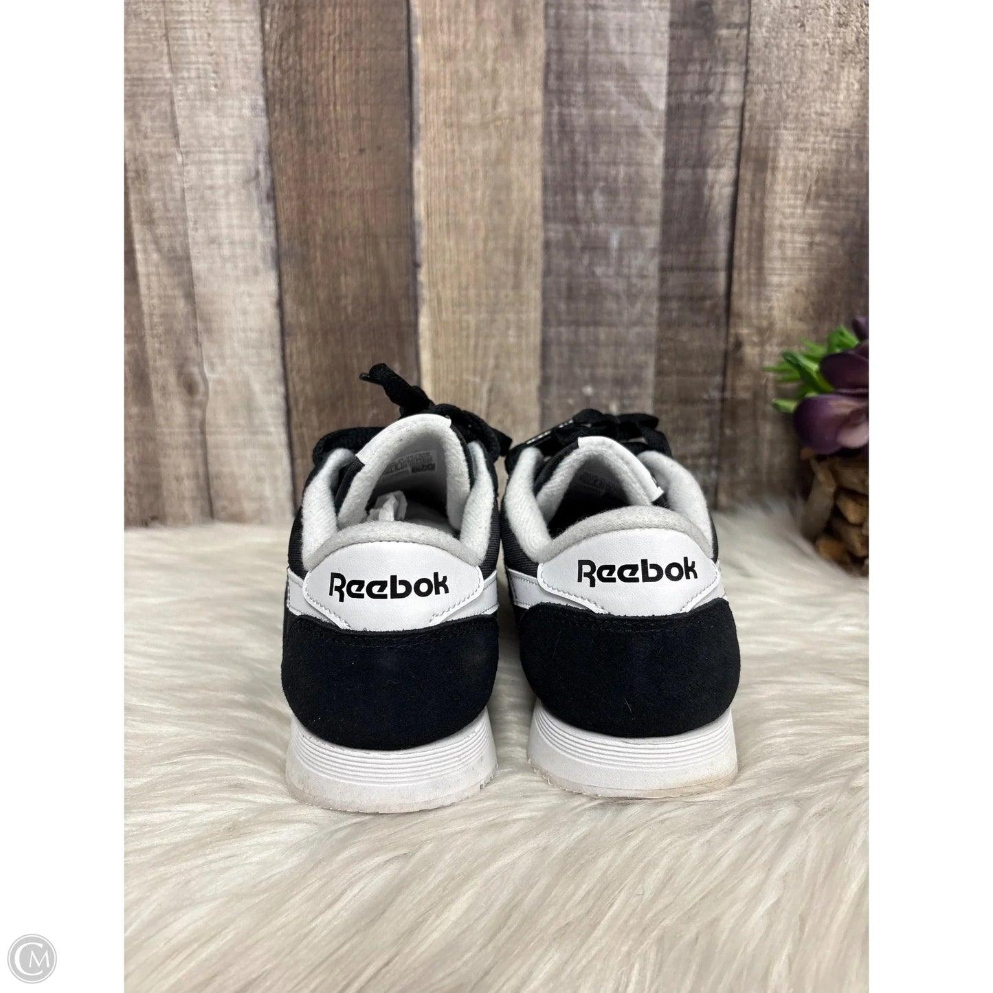 Shoes Athletic By Reebok In Black & White, Size: 5.5