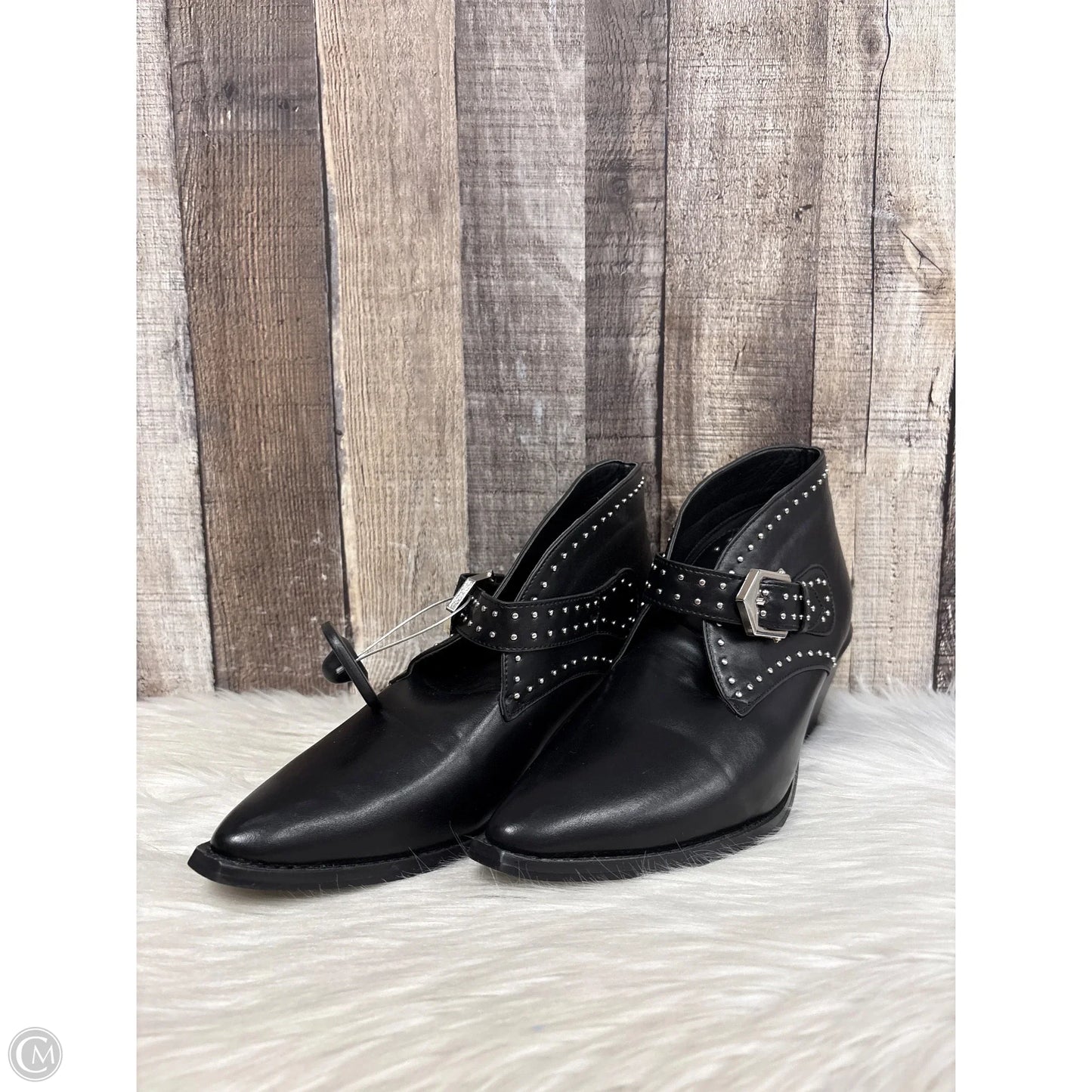 Sandals Flats By Steve Madden In Tan, Size: 10