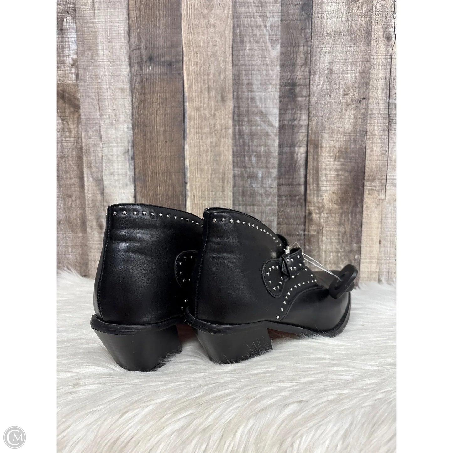 Sandals Flats By Steve Madden In Tan, Size: 10