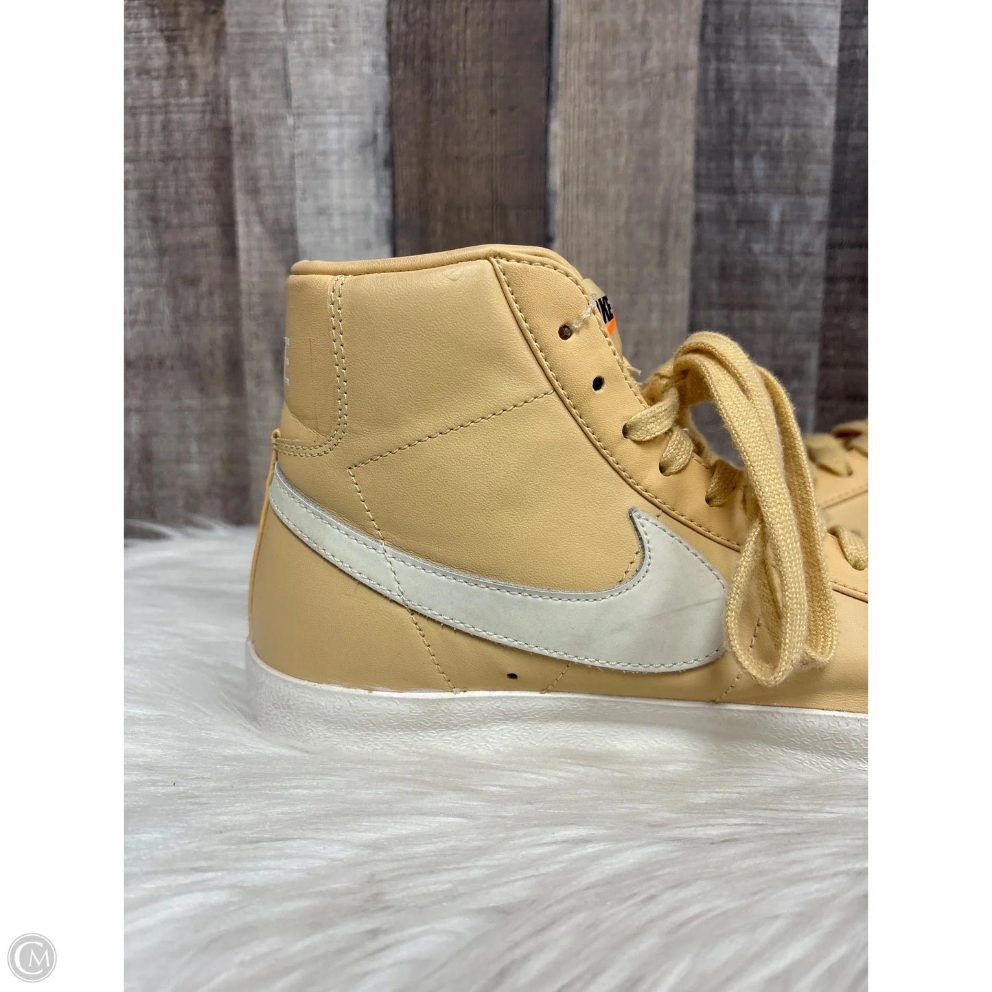 Shoes Sneakers By Nike In Yellow, Size: 9
