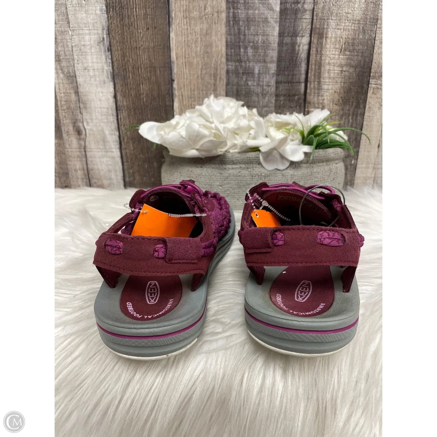 Shoes Flats By Keen In Purple, Size: 7