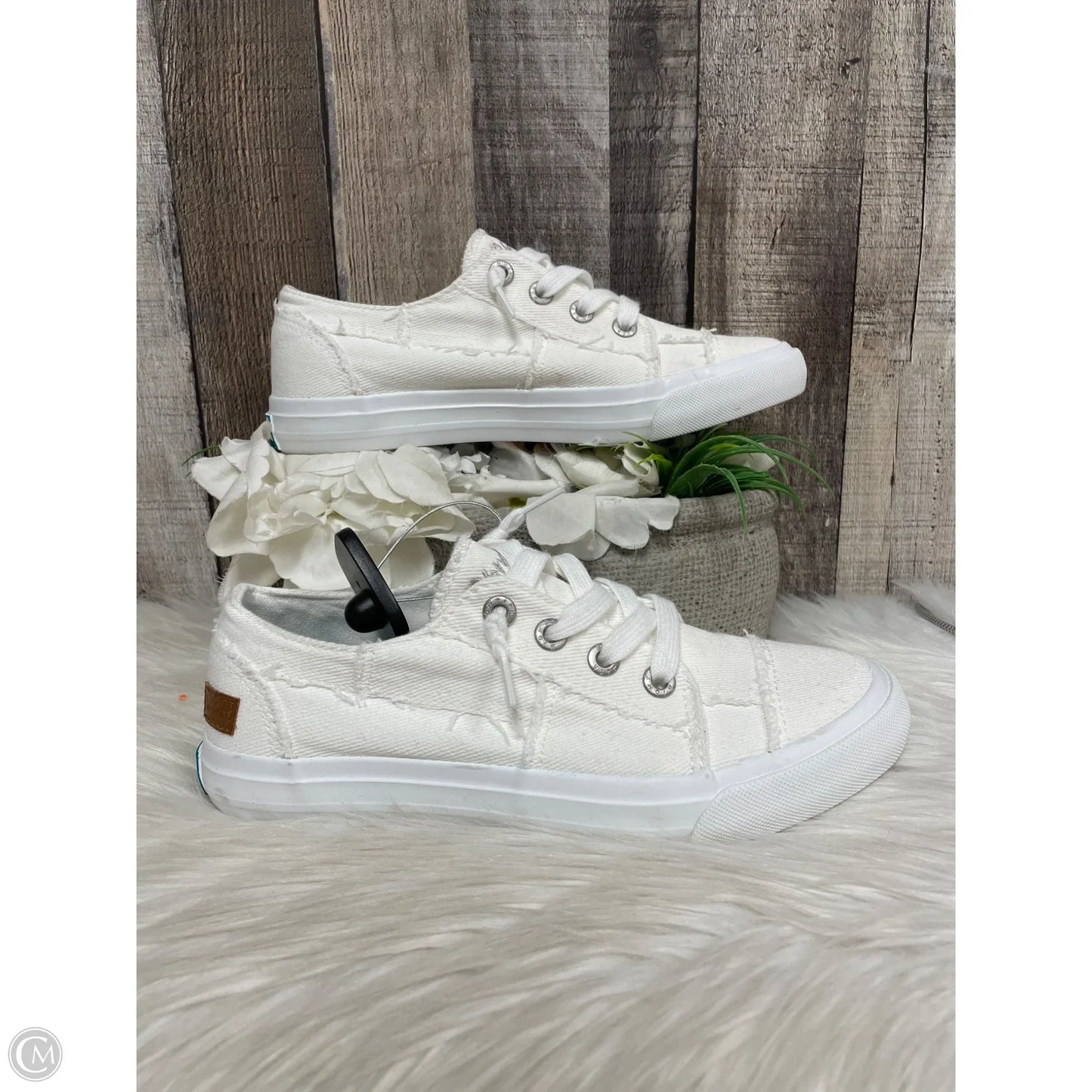 Shoes Sneakers By Blowfish In White, Size: 7.5