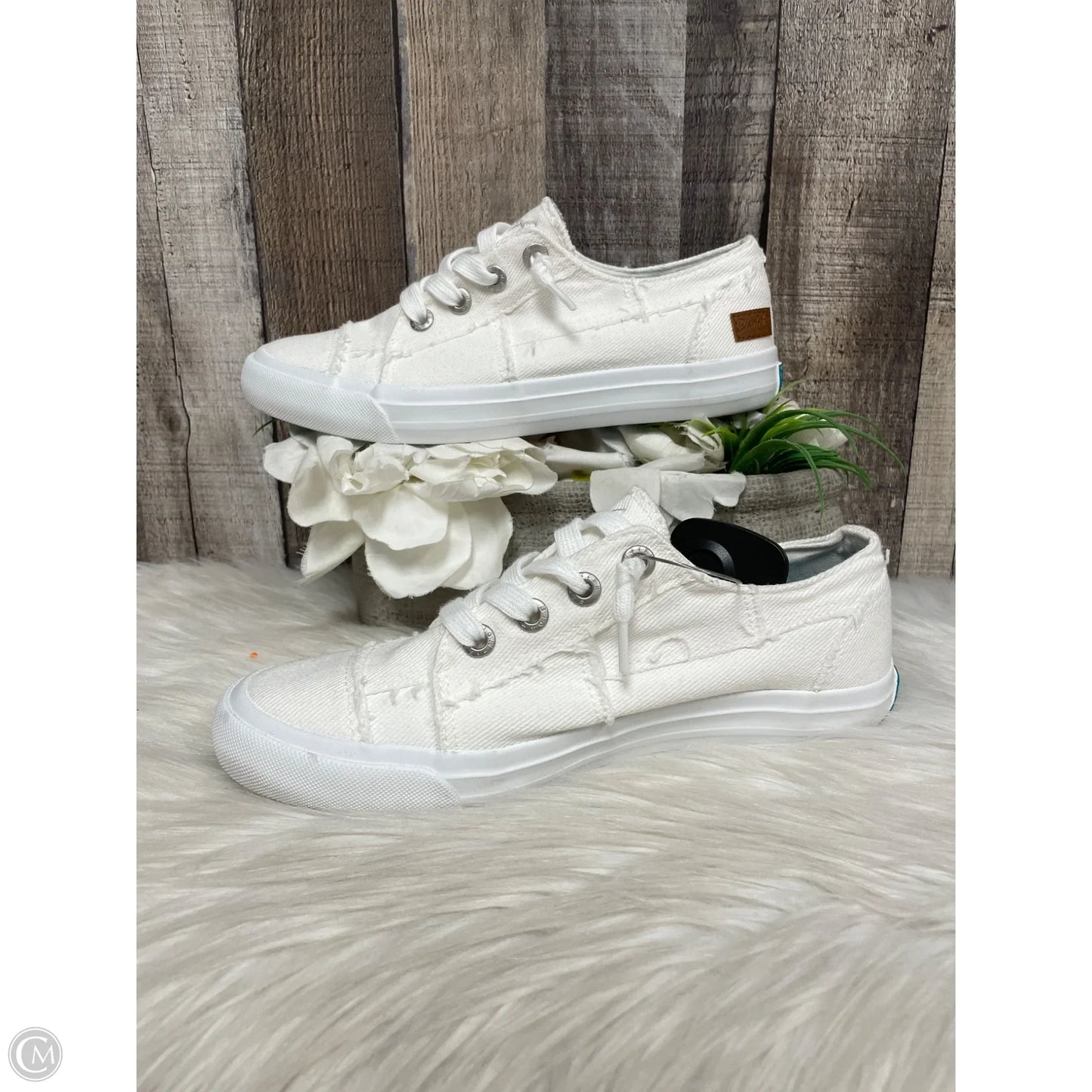 Shoes Sneakers By Blowfish In White, Size: 7.5