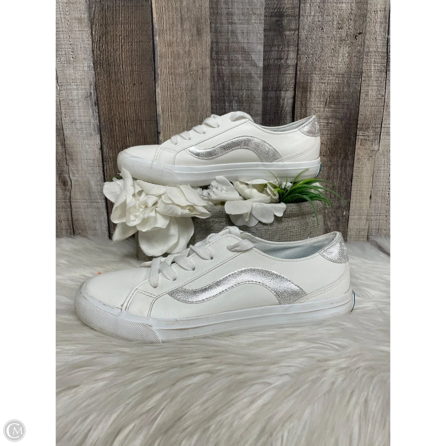 Shoes Sneakers By Blowfish In White, Size: 8