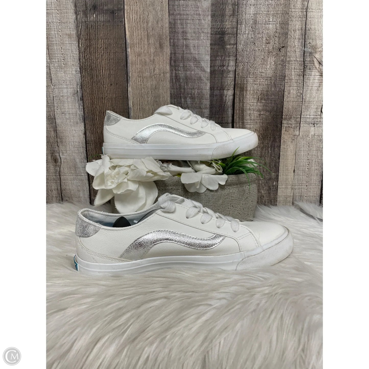 Shoes Sneakers By Blowfish In White, Size: 8