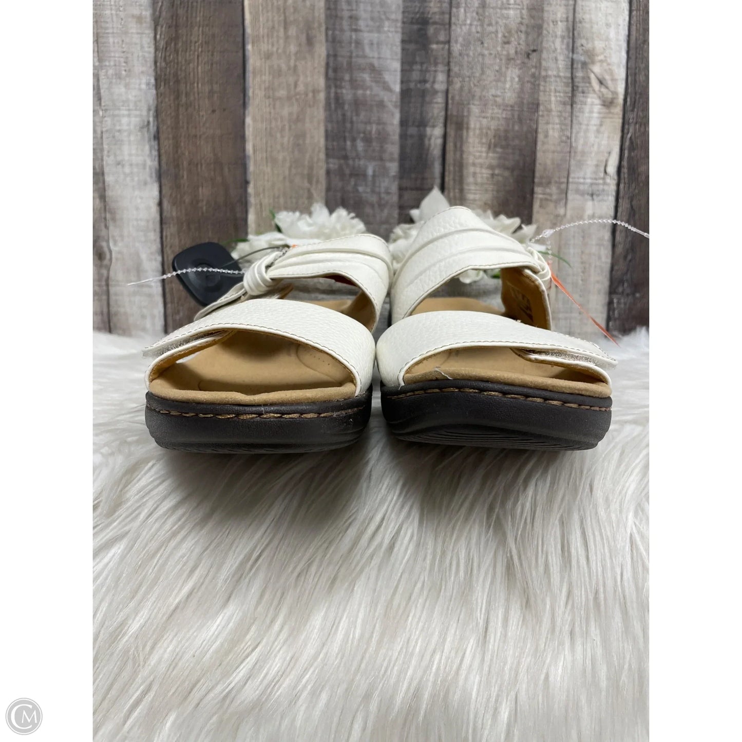 Sandals Flats By Clarks In Ivory, Size: 12