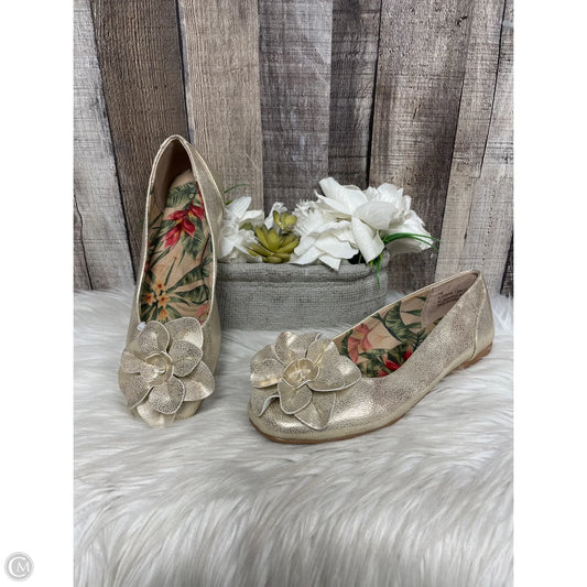 Shoes Flats By Boc In Gold, Size: 7
