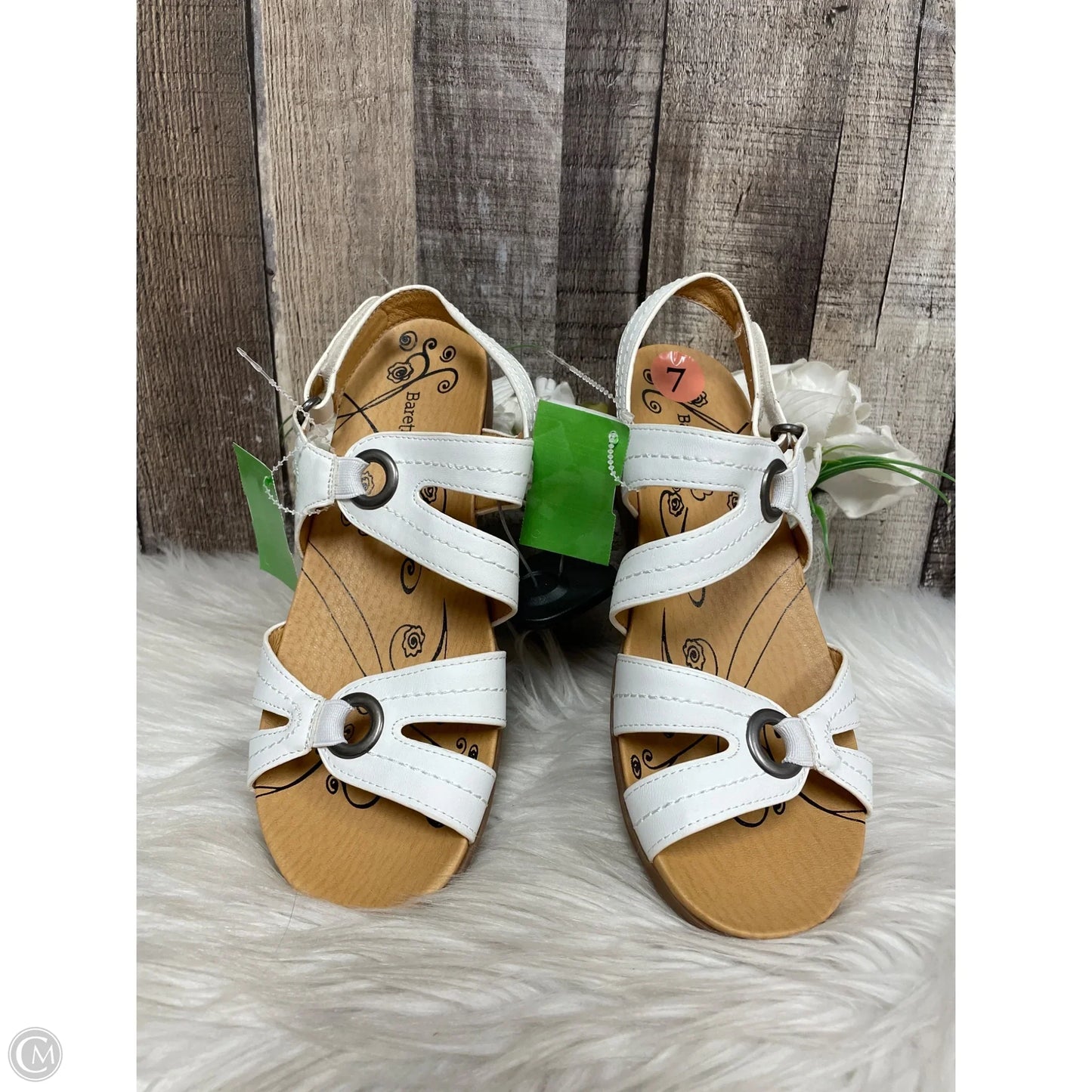 Sandals Flats By Bare Traps In White, Size: 7