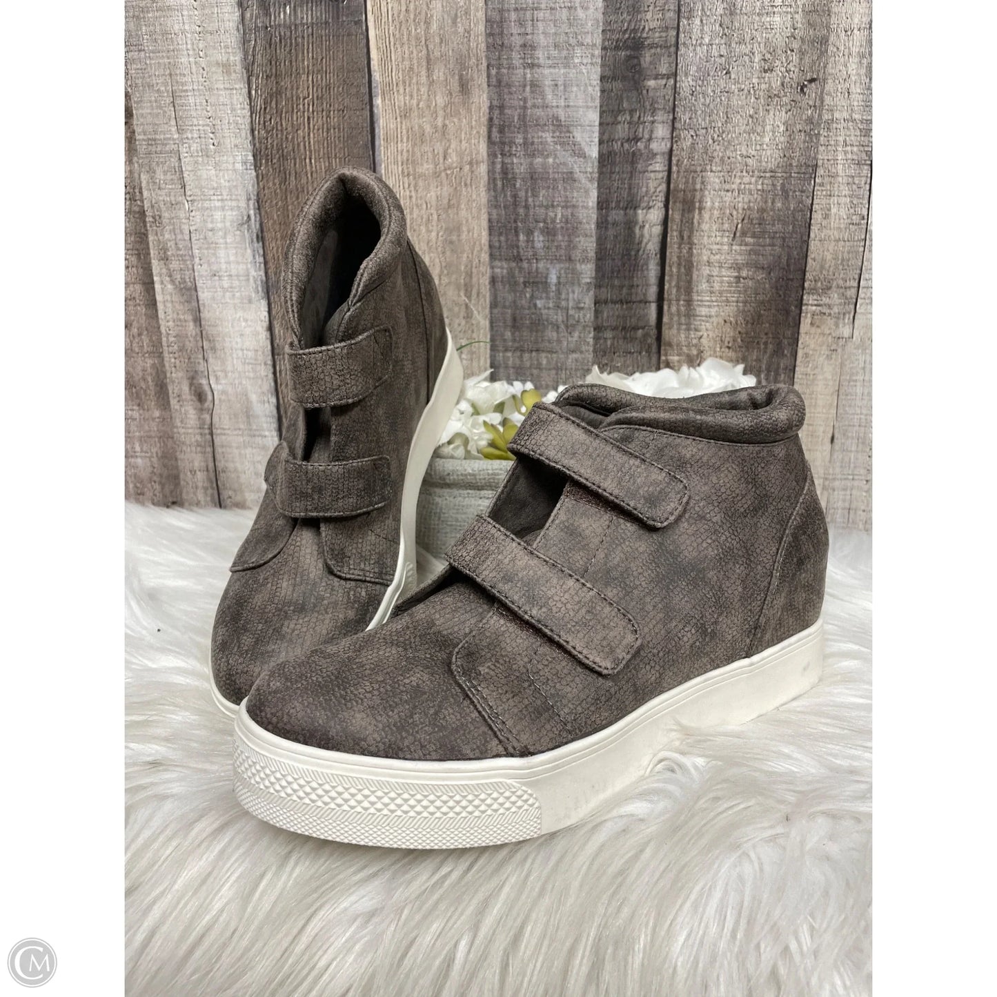 Boots Ankle Heels By Very G In Tan, Size: 10