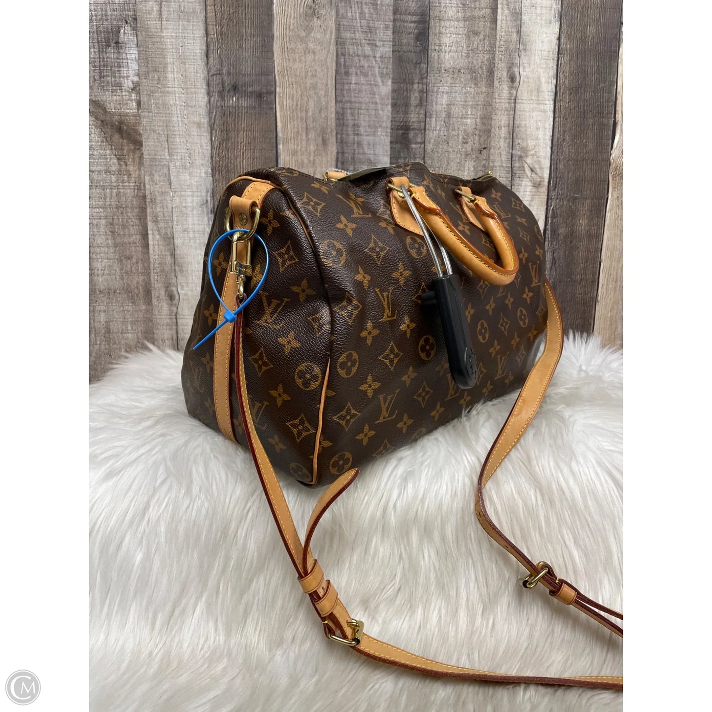 Crossbody Luxury Designer By Louis Vuitton, Size: Large