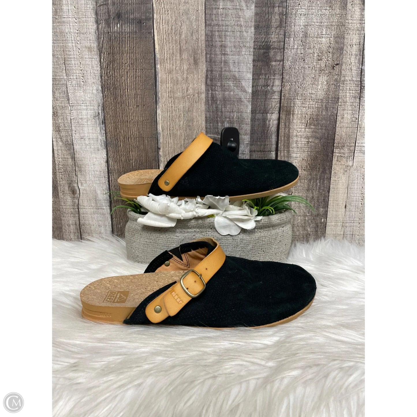 Shoes Flats By Reef In Black, Size: 9