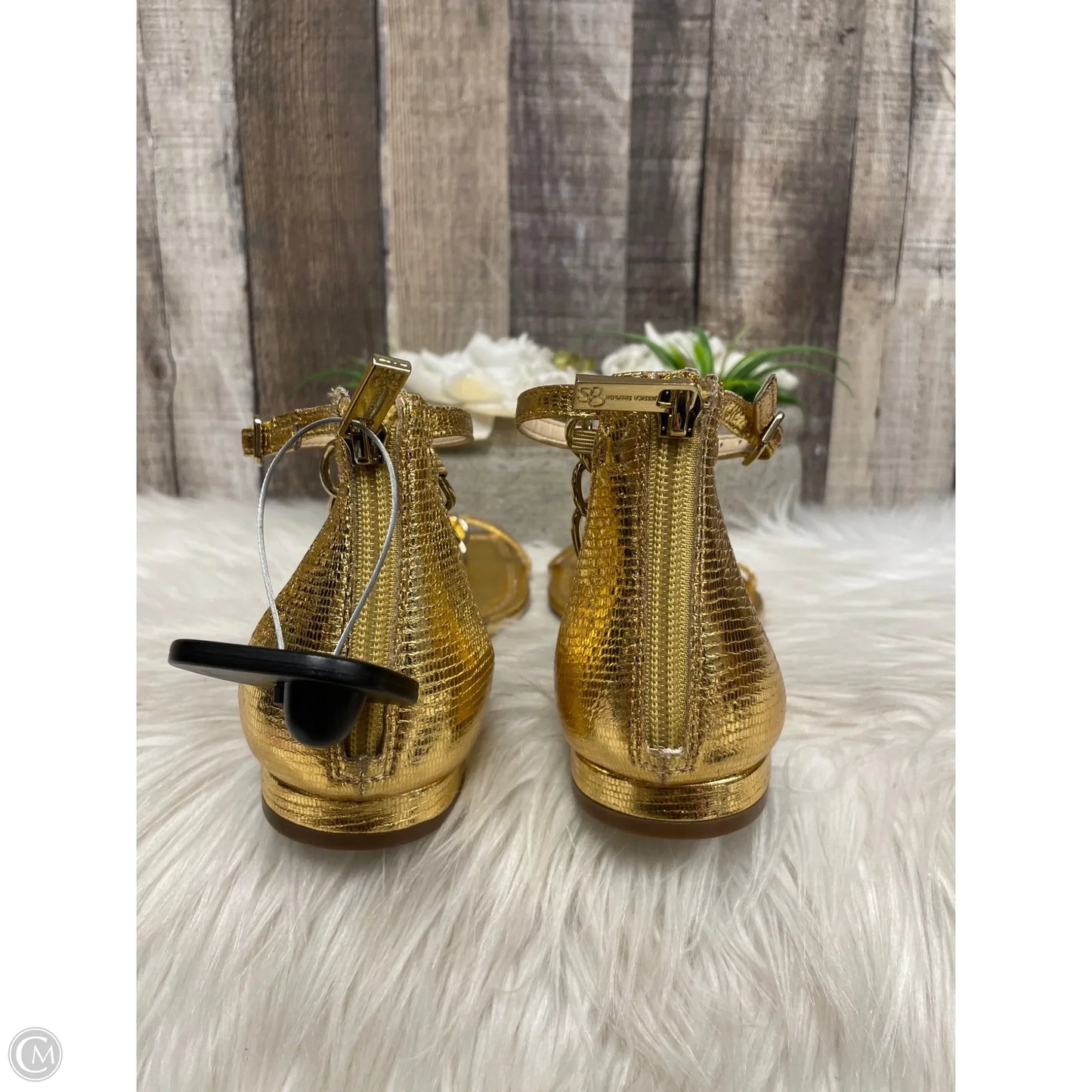 Sandals Flats By Jessica Simpson In Gold, Size: 7