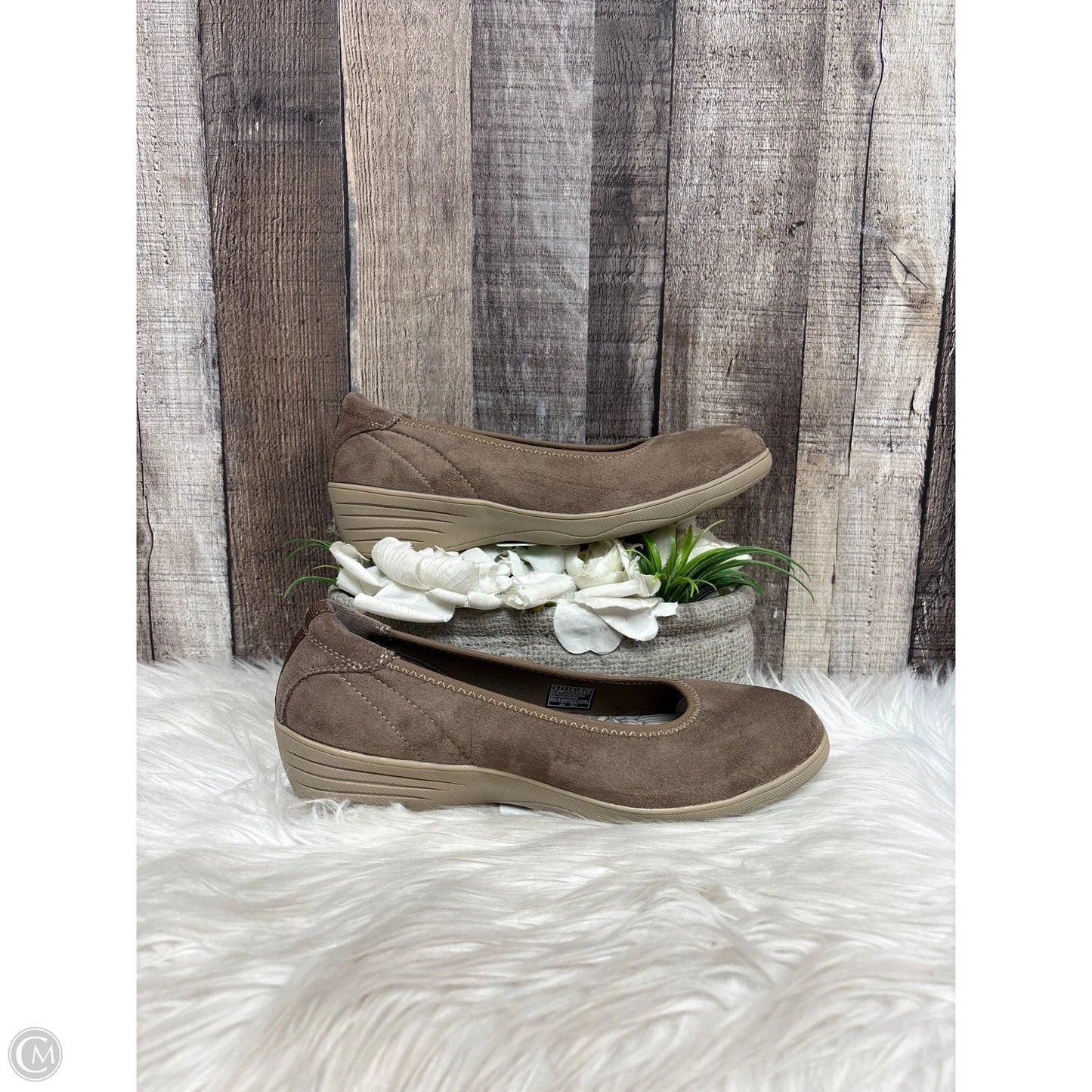 Shoes Heels Wedge By Skechers In Tan, Size: 8