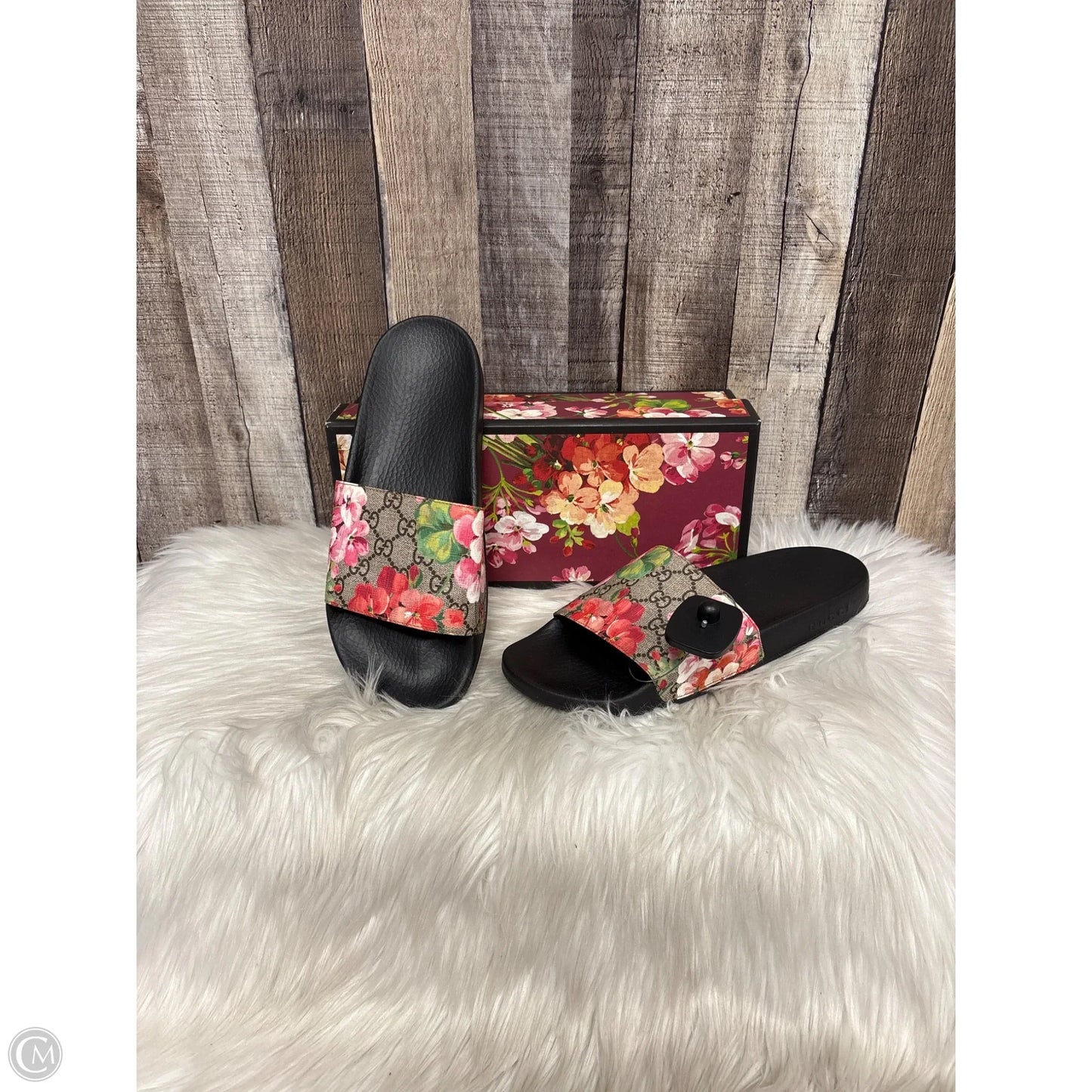 Sandals Luxury Designer By Gucci In Black, Size: 12