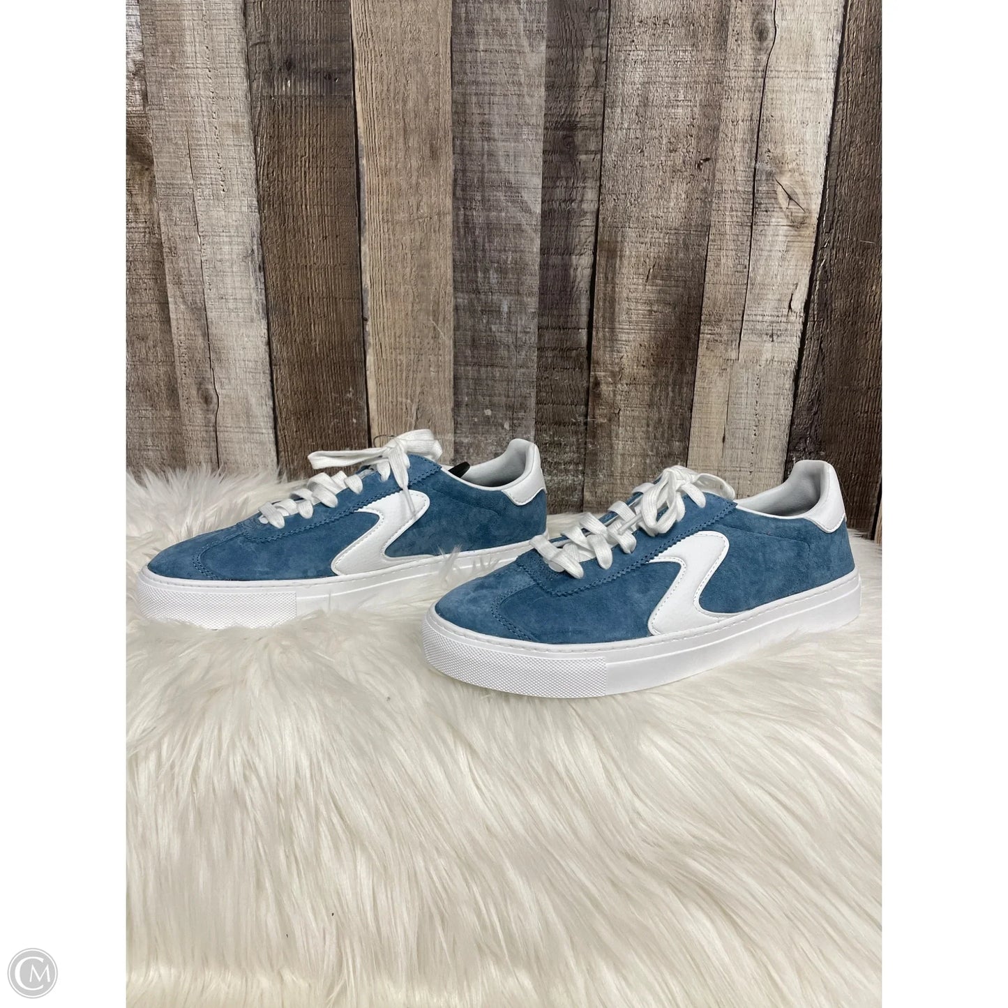 Shoes Sneakers By Skechers In Blue & White, Size: 9